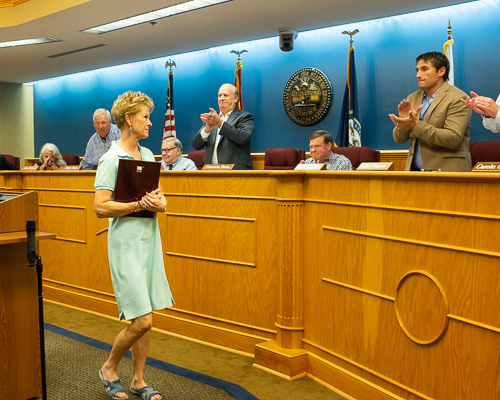 Brentwood Planning Commission approves banner amendments, honors commissioner