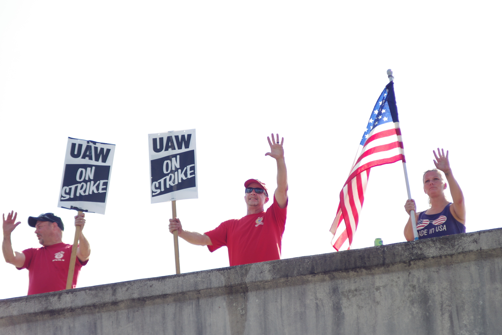 Spring Hill GM workers hold steady as national strike enters third week