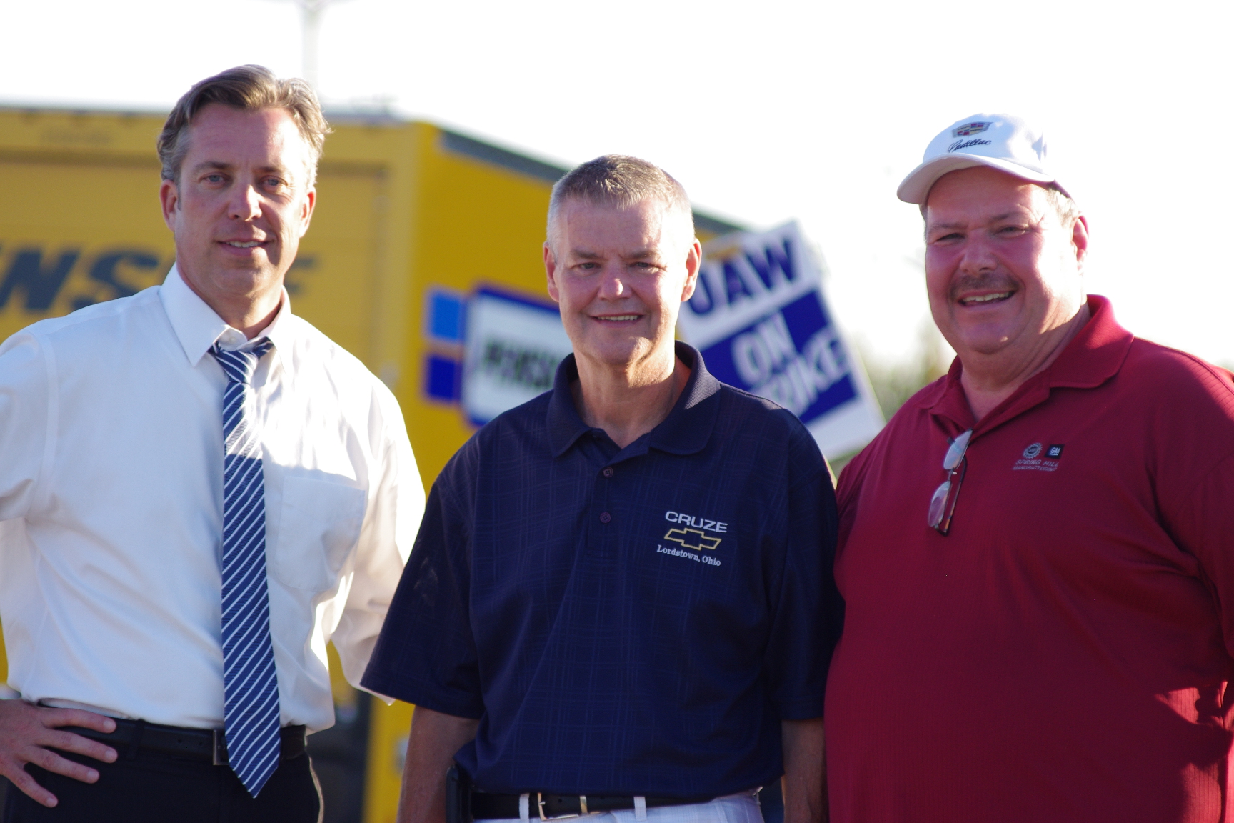 Maury County mayor stands with plant workers on strike after GM cuts healthcare