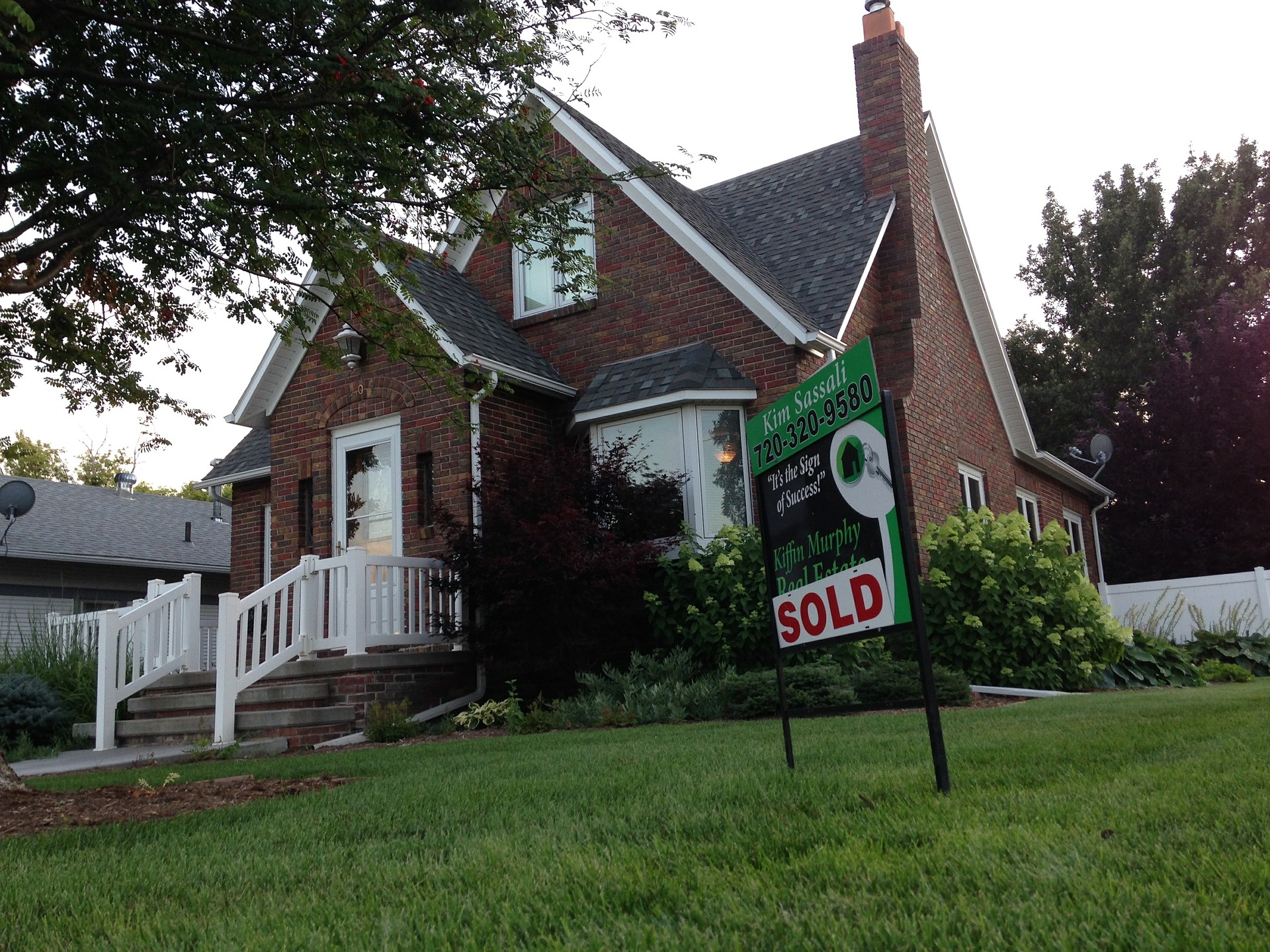 Real estate closings up in September, but median price is down
