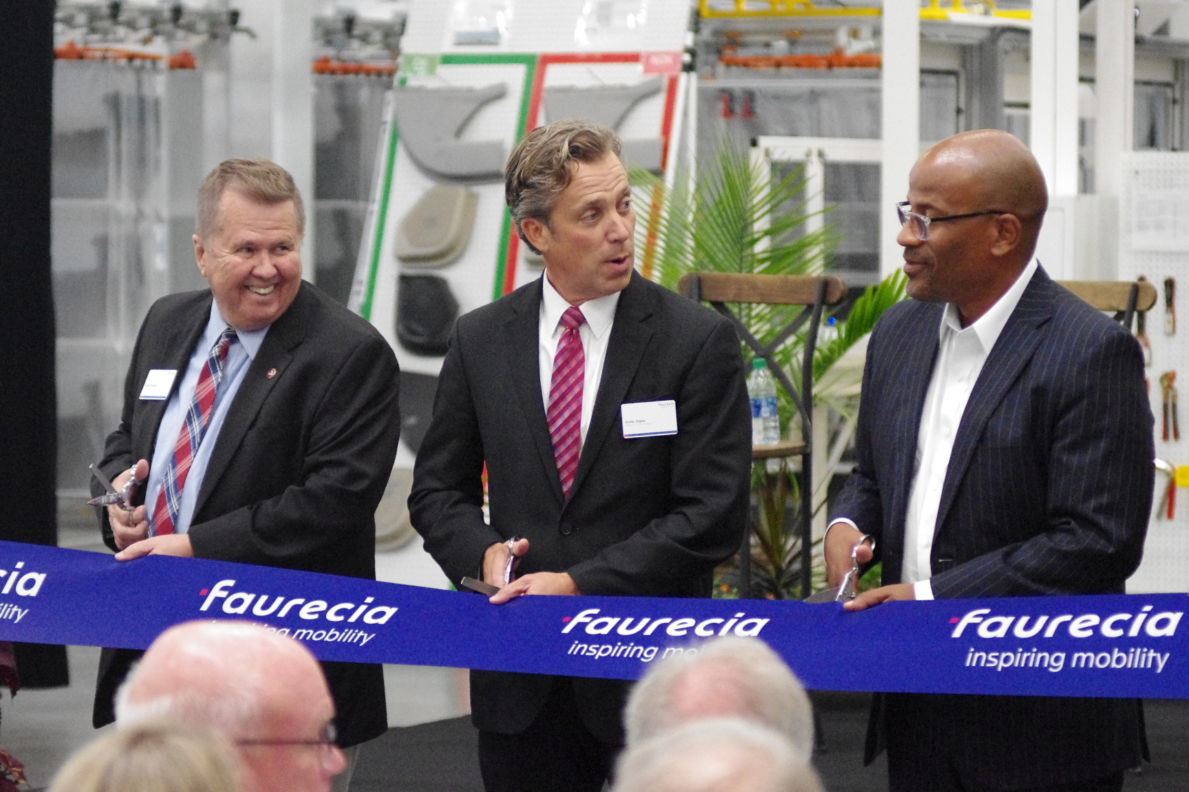 Auto parts manufacturer Faurecia sees Spring Hill, Maury County mayors celebrate opening with ribbon cutting